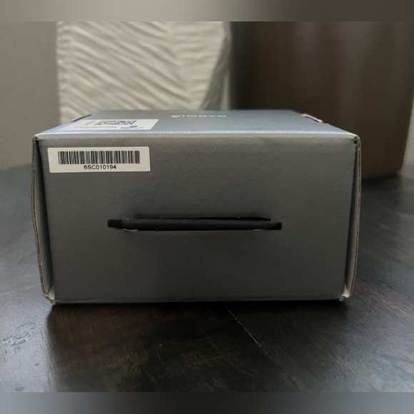 GARMIN LILY SPORT GPS Smartwatch Rose Gold - Picture 11 of 12